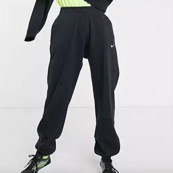 Nike Mini Swoosh Oversized Black Sweatpants
